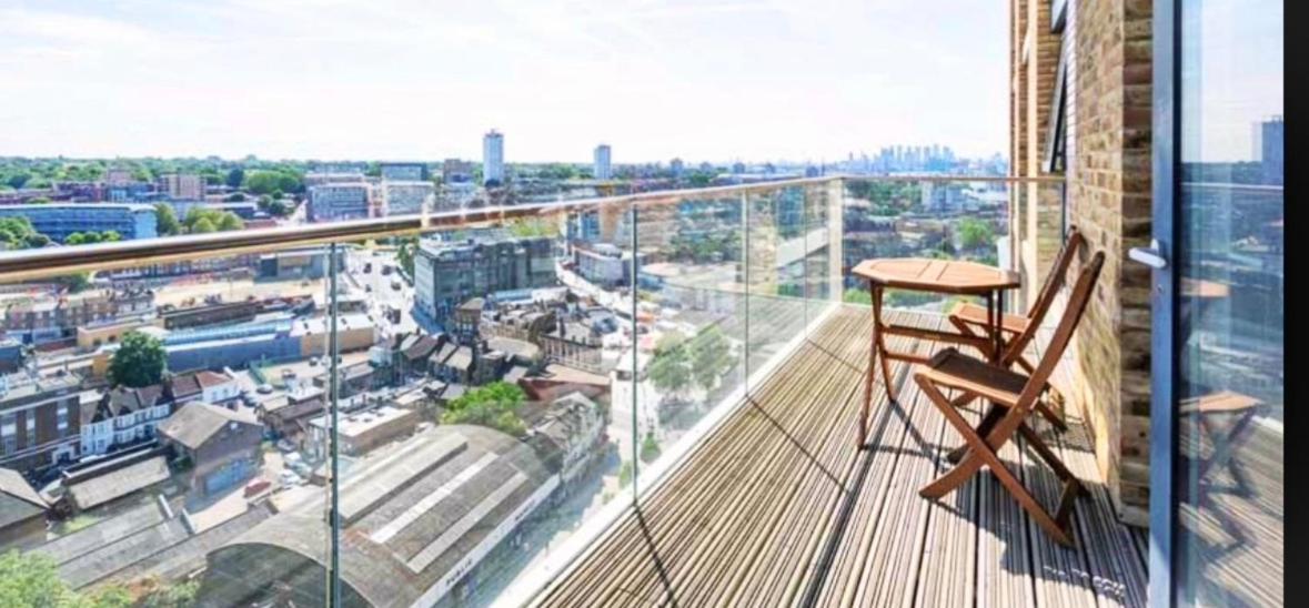 Spacious 2 Bed Flat Next To Elizabeth Line Appartement