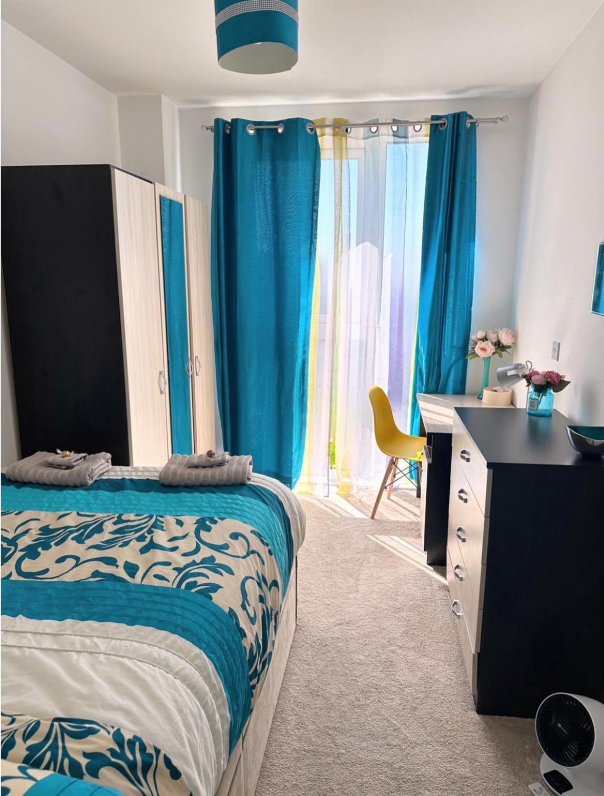 Spacious 2 Bed Flat Next To Elizabeth Line Appartement *